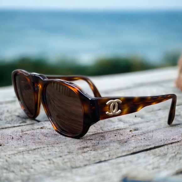 CHANEL Accessories - Authentic Chanel tortoiseshell CC logo sunglasses